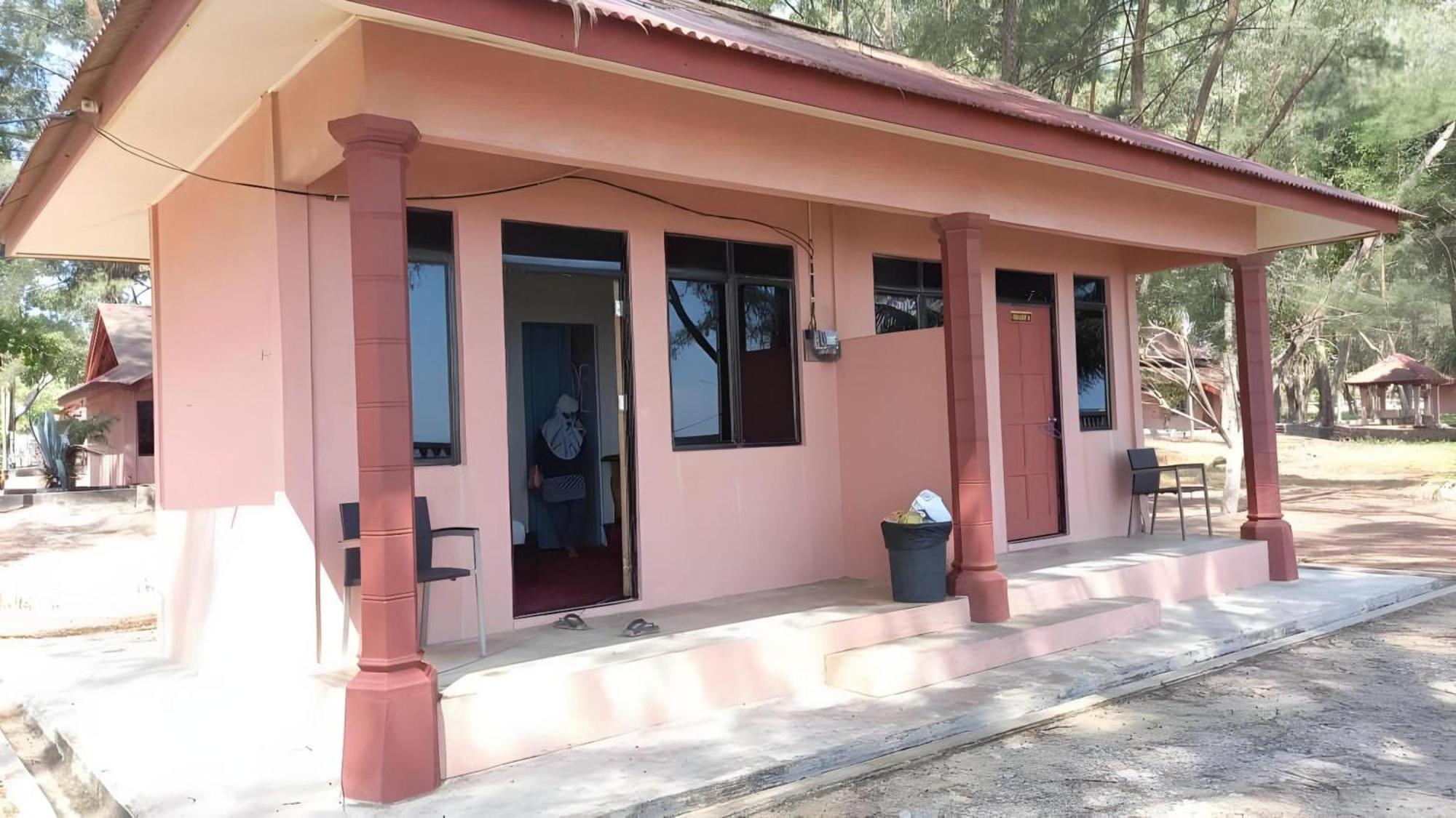 קואלה טרנגאנו Oyo 90744 Bari Indah Beach Resort מראה חיצוני תמונה
